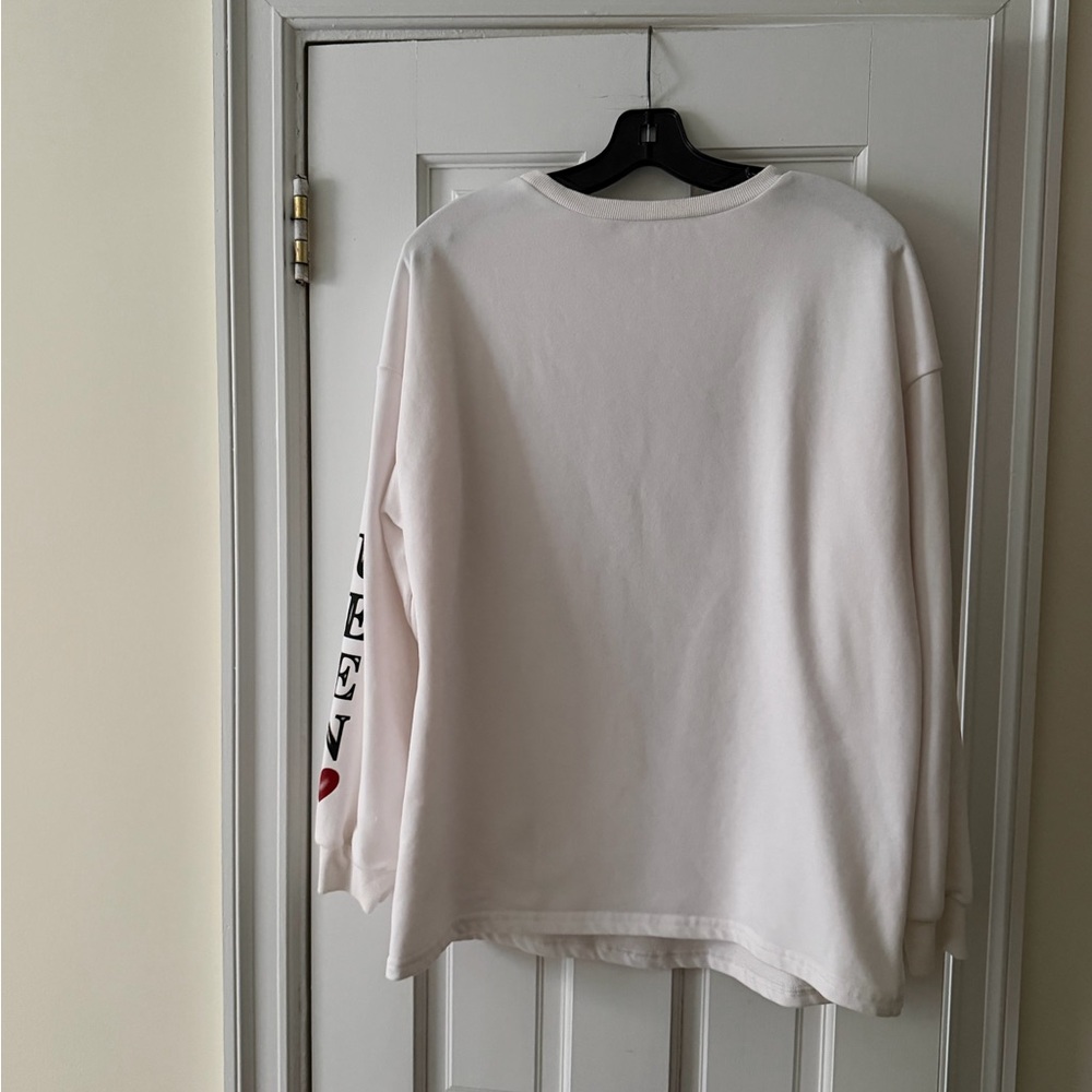 Women’s Lightweight Queen of Hearts Graphic Sweatshirt From Amazon - Picture 9 of 11